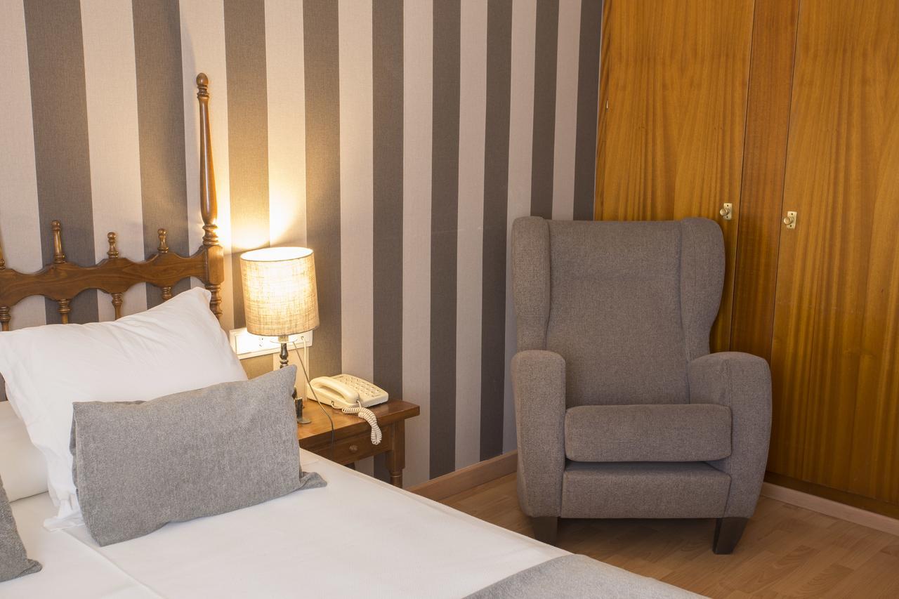 Hotel Segle XX Tremp Exterior foto